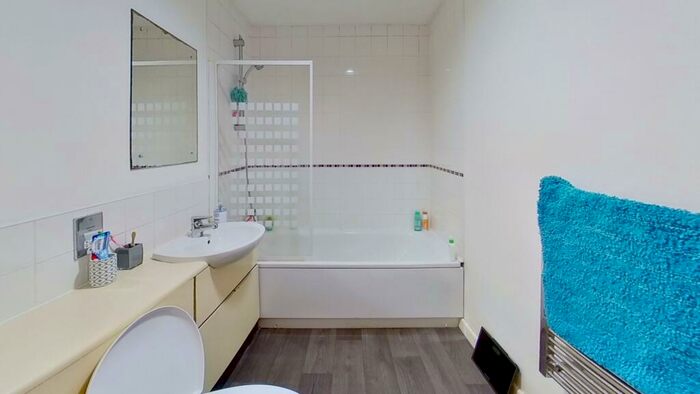 2 Bedroom Flat To Rent In Flat . Cymbeline House, NG1