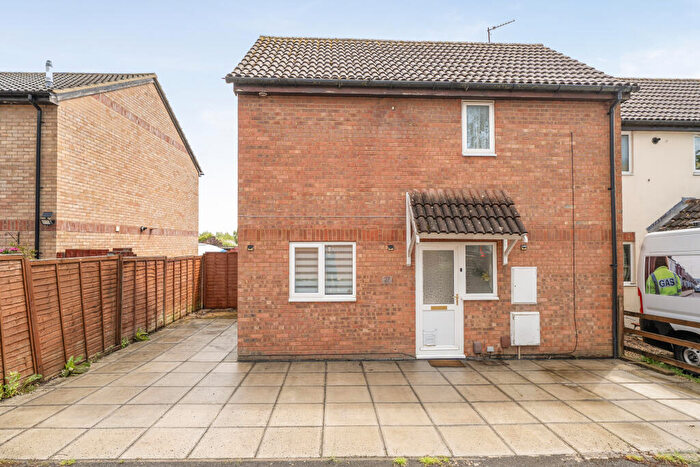 3 Bedroom End Of Terrace House For Sale In Camden Close, Grange Park, Swindon, SN5
