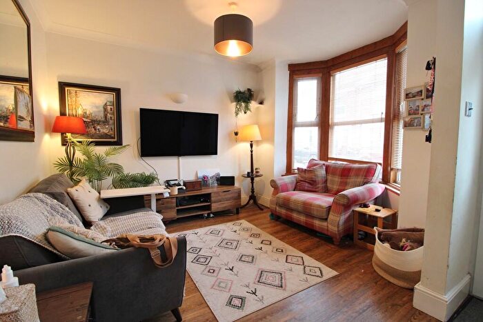 3 Bedroom Terraced House For Sale In Kingsley Road, Southsea, PO4