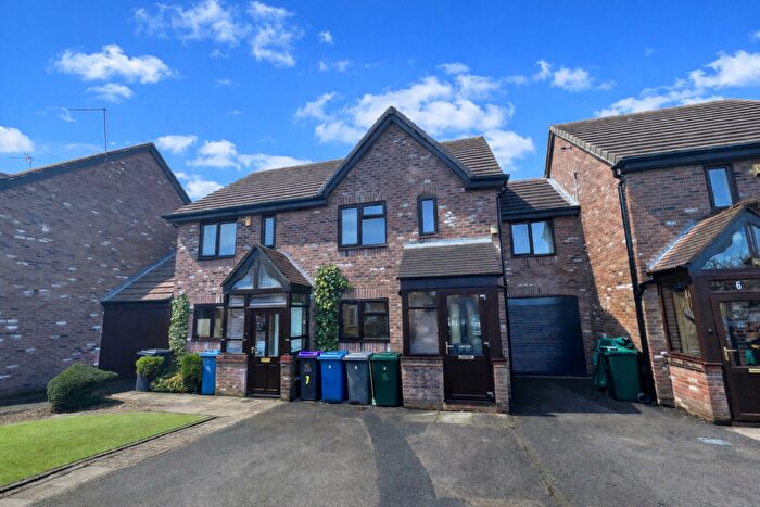 2 Bedroom House To Rent In Bampton Court, Gamston, NG2