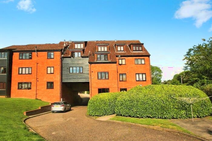 1 Bedroom Flat To Rent In Kavanaghs Court, CM14