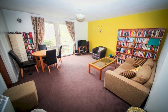 2 Bedroom Flat To Rent In Glendale Mews, City Centre, Aberdeen, AB11