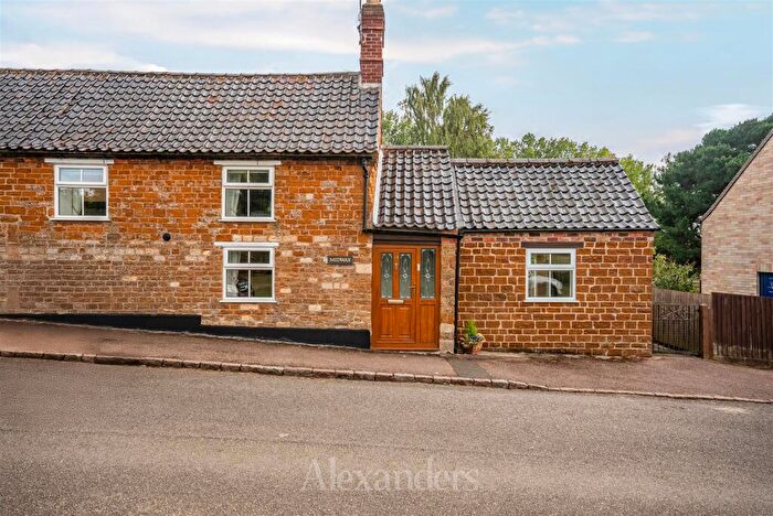 2 Bedroom Cottage For Sale In School Hill, Sproxton, LE14