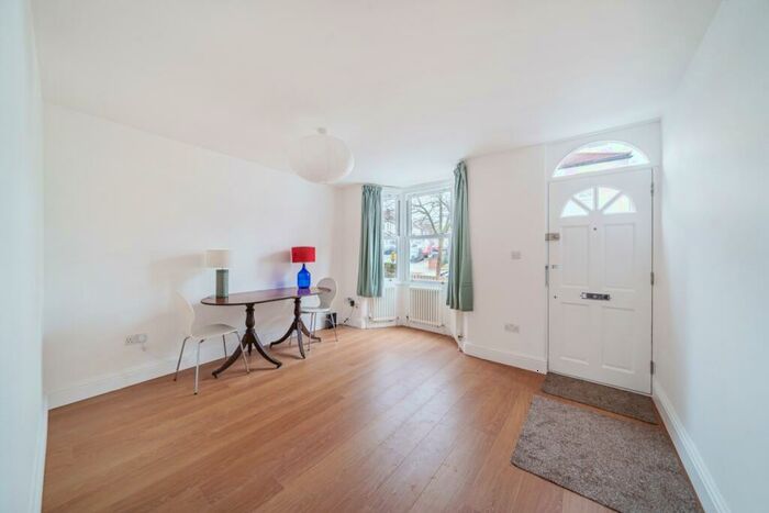 2 Bedroom Terraced House To Rent In Cumberland Road London, N22