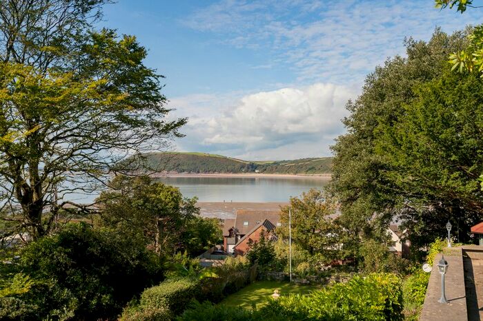 5 Bedroom Semi-Detached House For Sale In Ferryside, Dyfed, Carmarthenshire, SA17