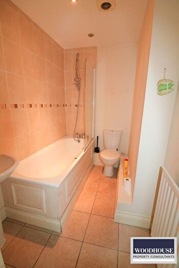 1 Bedroom Property To Rent In High Street, Waltham Cross, EN8