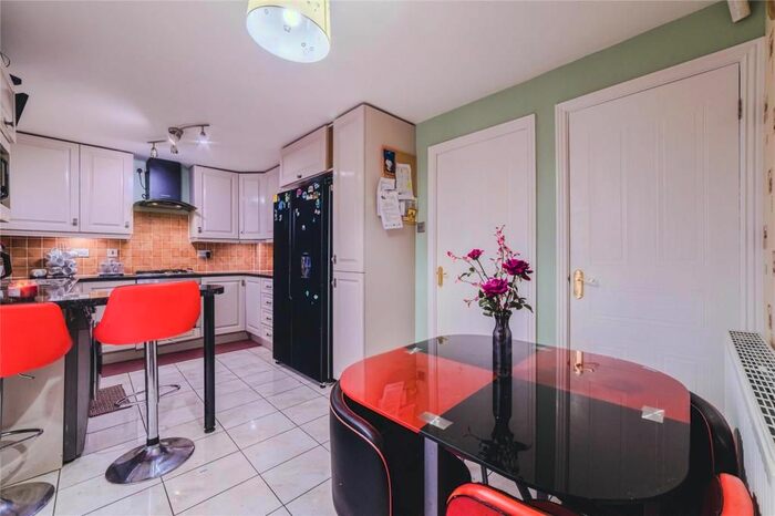 4 Bedroom Property To Rent In Elsham Way, Swindon, SN25