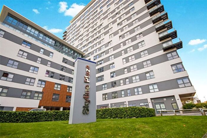 1 Bedroom Flat For Sale In Alencon Link, Basingstoke, Hampshire, RG21