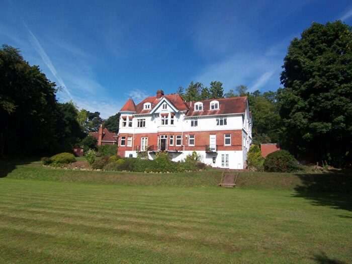 2 Bedroom Duplex For Sale In Henley Road, Marlow, Buckinghamshire, SL7