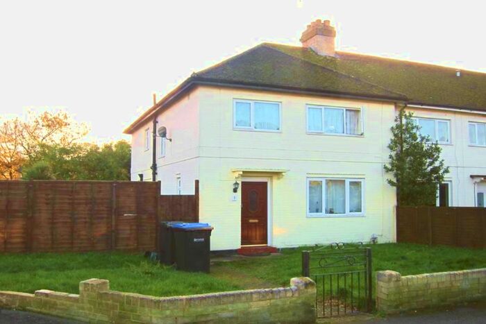 6 Bedroom Semi-Detached House To Rent In Almond Close, Englefield Green, Egham, Surrey TW20