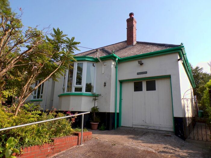 3 Bedroom Detached Bungalow To Rent In Kings Close, Barnstaple, EX32