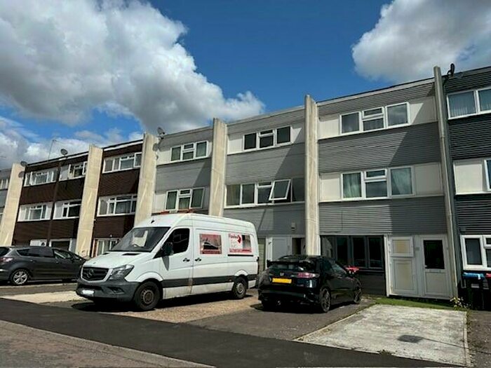 4 Bedroom Terraced House To Rent In The Hide, Milton Keynes, MK6