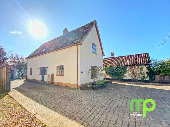 3 Bedroom Detached House For Sale In Chapel Road, Morley St Botolph, NR18