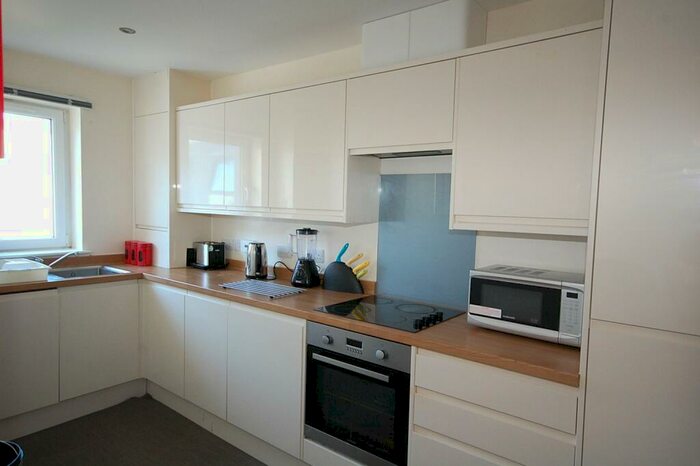 3 Bedroom Flat To Rent In St Peters Square, - St Peters, City Centre, Aberdeen, AB24