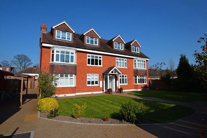 2 Bedroom Flat For Sale In Ewell Road, Surbiton, KT6