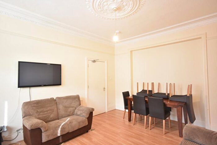 6 Bedroom Terraced House To Rent In Manor House Road, Jesmond, NE2