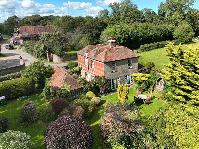 3 Bedroom Detached House For Sale In School Road, Acrise, CT18