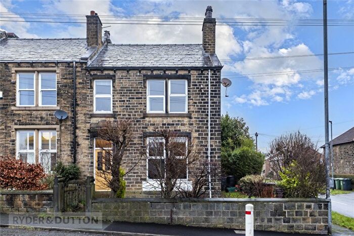 4 Bedroom End Terrace House For Sale In Scar Lane, Huddersfield, West Yorkshire, HD3