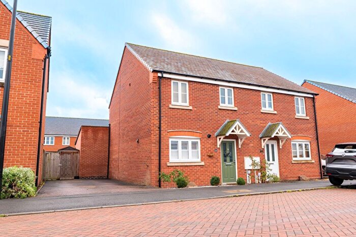 3 Bedroom Semi-detached House For Sale In Birstall Meadow Road, Birstall, Leicester, LE4