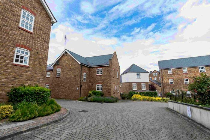 1 Bedroom Apartment To Rent In Davy Court, Rochester, Kent, ME1