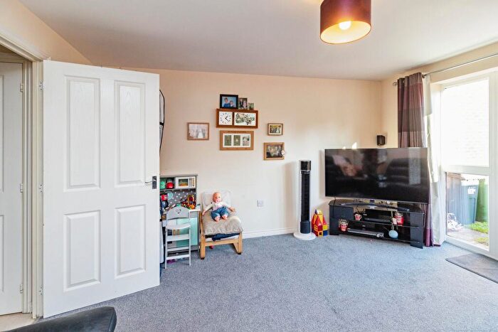 3 Bedroom End Of Terrace House For Sale In Cheviot Gardens, Oakridge Park, Milton Keynes, Buckinghamshire, MK14