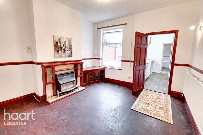 3 Bedroom Terraced House For Sale In Westbourne Street, Leicester, LE4