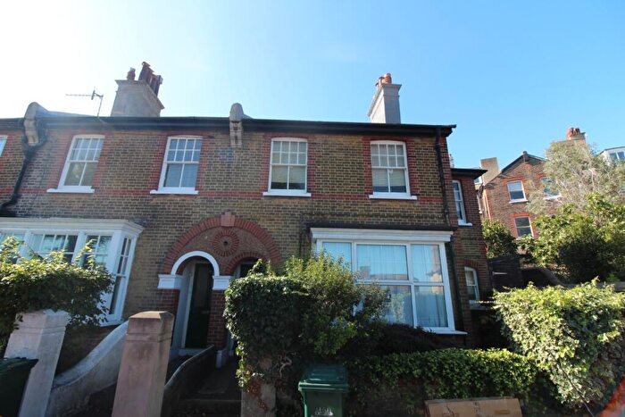 1 Bedroom Flat To Rent In Inwood Crescent, Brighton, East Sussex, BN1