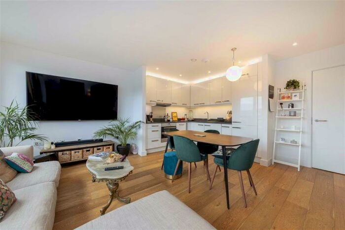 1 Bedroom Flat To Rent In Mint Street, Bethnal Green, E2