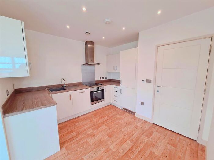 2 Bedroom Flat To Rent In Speedwell House, High Street, Whitton, TW2