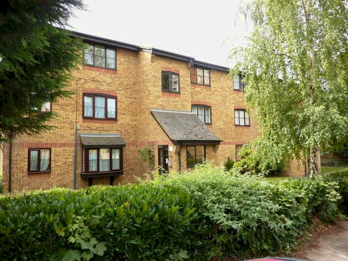 Studio To Rent In Wyvern House, Bridge Road, Grays RM17