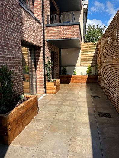 2 Bedroom Flat For Sale In Fallsbrook Road, London, SW16