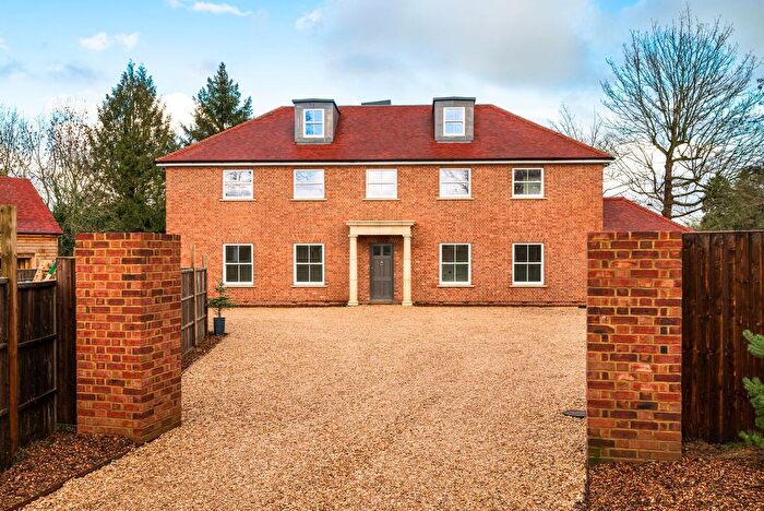 6 Bedroom Detached House For Sale In Oak Tree Drive, Newtown, RG20