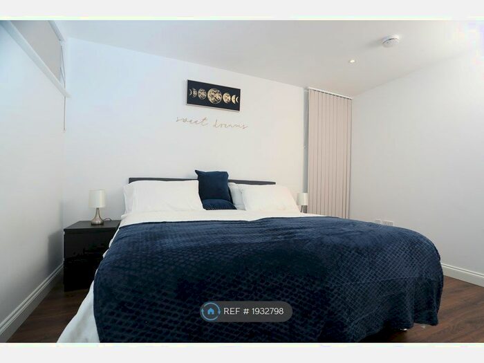 1 Bedroom Flat To Rent In Wellstones, Watford, WD17