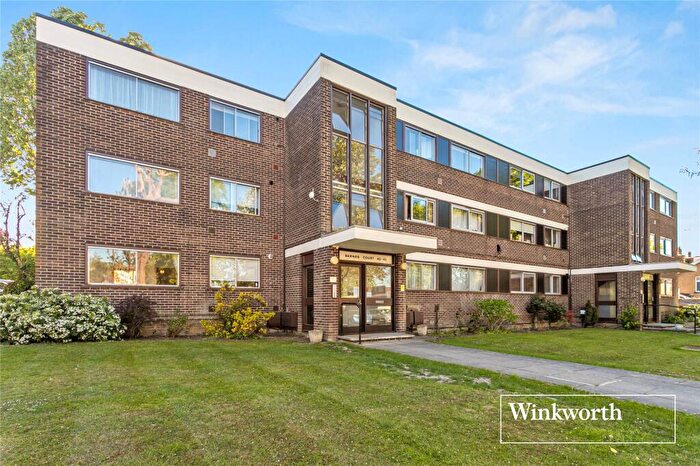 2 Bedroom Apartment For Sale In Station Road, New Barnet, EN5