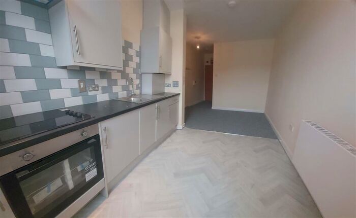 1 Bedroom Flat To Rent In The Kingsway, Swansea, SA1