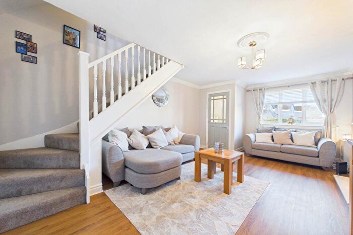 3 Bedroom Semi-Detached House For Sale In Moss Road, Cambusnethan, Wishaw, ML2