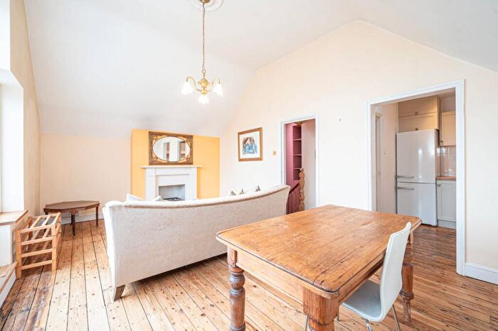 2 Bedroom Flat For Sale In Greencroft Gardens, South Hampstead, London, NW6