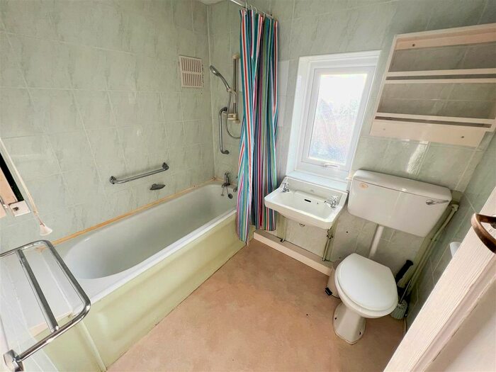 2 Bedroom Semi-Detached House For Sale In Greenfield Lane, Balby, Doncaster, DN4
