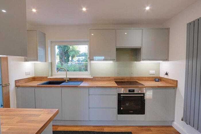 3 Bedroom Bungalow For Sale In Tollgate, Benfleet, SS7