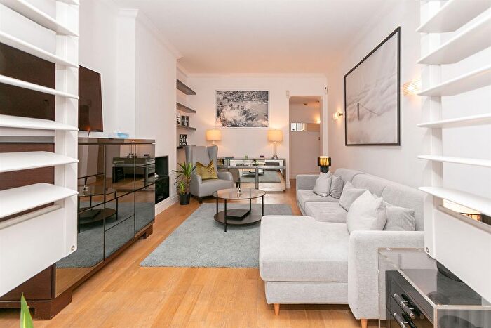 2 Bedroom Flat To Rent In Drayton Gardens, London, SW10