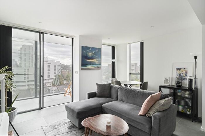 1 Bedroom Apartment For Sale In Dollar Bay Point, Dollar Bay Place, E14