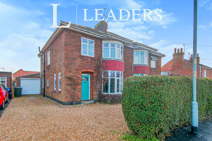 3 Bedroom Semi-Detached House To Rent In South Parade, PE21