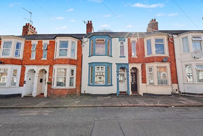 3 Bedroom Terraced House For Sale In Glasgow Street, Northampton, NN5