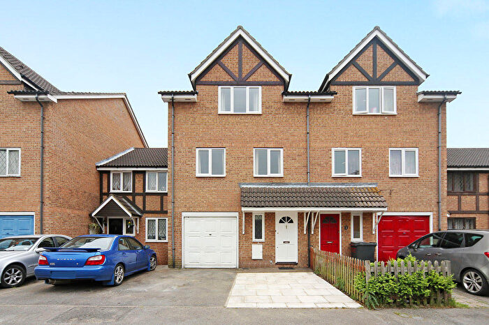 4 Bedroom Terraced House To Rent In Wilkins Close, : Bed Rec Bath Unfurn, CR4