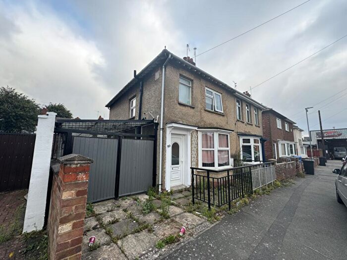 3 Bedroom House To Rent In Edmund Street, Kettering, NN16