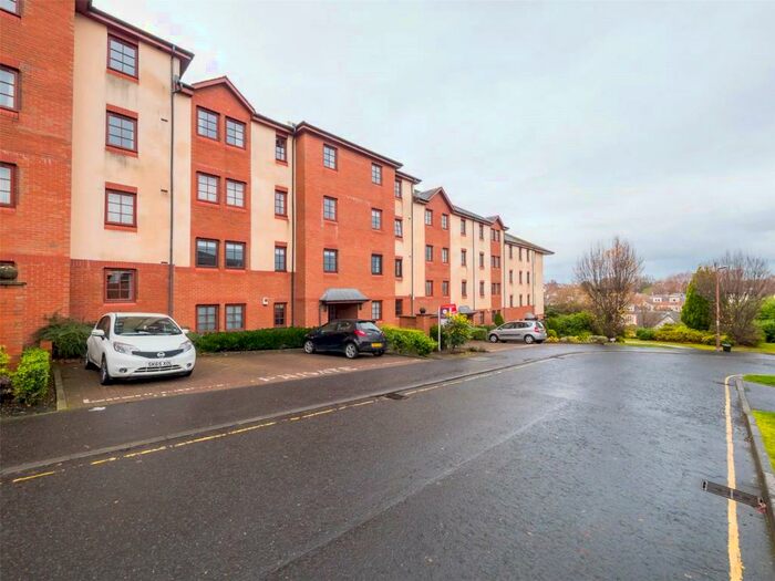 3 Bedroom Flat To Rent In Orchard Brae Avenue, Edinburgh, EH4