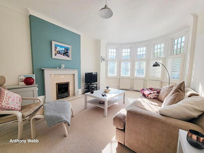 3 Bedroom Flat To Rent In Cranley Gardens, Palmers Green, N13