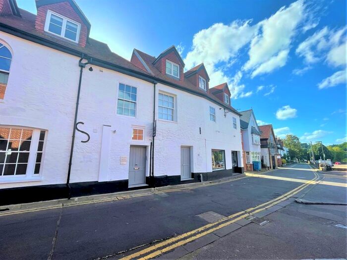 2 Bedroom Apartment To Rent In Great George Street, Godalming, GU7
