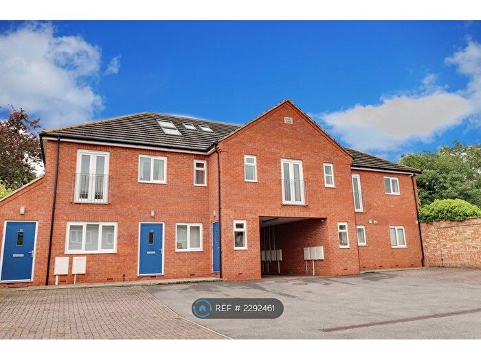 1 Bedroom Flat To Rent In Brookfield Road, Northampton, NN2