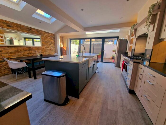 5 Bedroom Detached House To Rent In Meteor Street, London, SW11